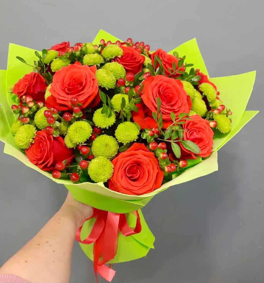 Букет цветов из: Хризантемы и Розы в Высоцком