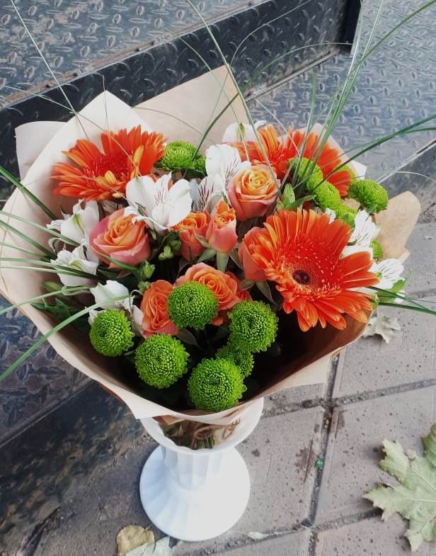 Букет цветов из: Герберы, Хризантемы, Альстромерии и Розы в Высоцком