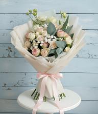 Букет цветов из:  Розы и Лизиантусы в Высоцком