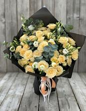 Букет цветов из:  Розы и Лизиантусы #REPLACE_PRED# Высоцком