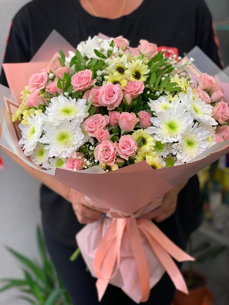 Букет цветов из: Розы и Хризантемы в Высоцком