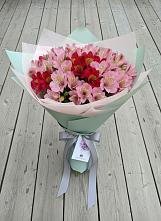 Букет цветов из:  Альстромерии в Высоцком