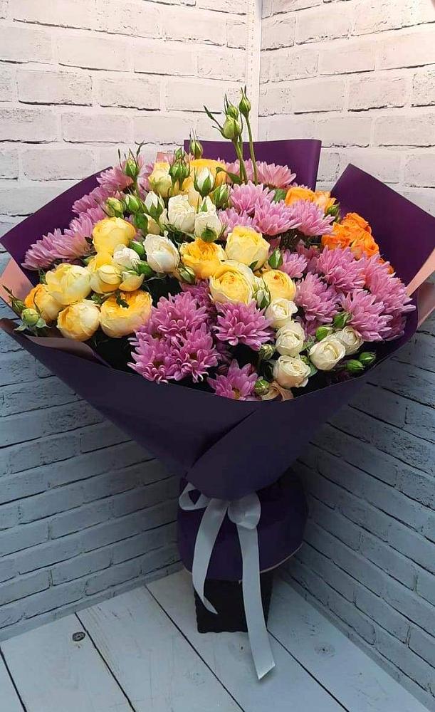 Букет цветов из: Хризантемы и Розы в Высоцком