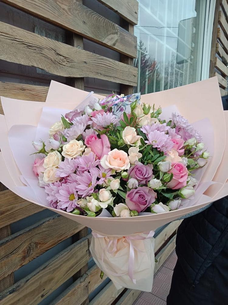 Букет цветов из: Розы и Хризантемы в Высоцком