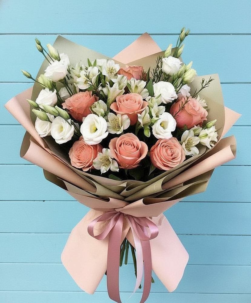 Букет цветов из: Розы, Альстромерии и Лизиантусы в Высоцком