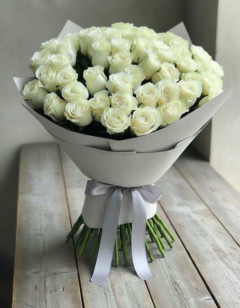 Букет 35 Белых роз в Высоцком