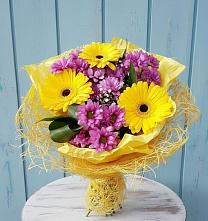 Букет цветов из:  Хризантемы и Герберы в Высоцком