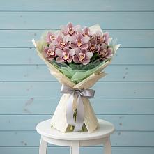Букет цветов из:  Орхидеи и Розы #REPLACE_PRED# Высоцком