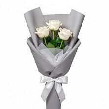 Букет 3 белые розы в Высоцком