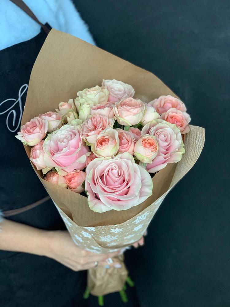 Букет цветов из: Хризантемы и Розы в Высоцком