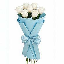 Букет 7 белых роз Проуд в Высоцком