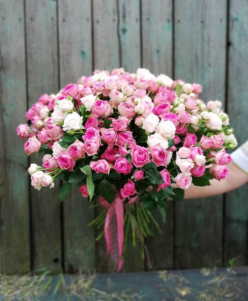 Букет Розовые кустовые розы Натали и Лав Лидия в Высоцком