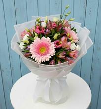 Букет цветов из:  Герберы, Альстромерии и Лизиантусы в Высоцком