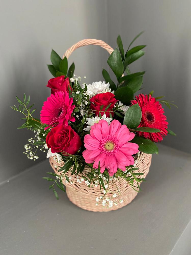 Цветочная композиция из Розы, Хризантемы и Герберы в корзине в Высоцком