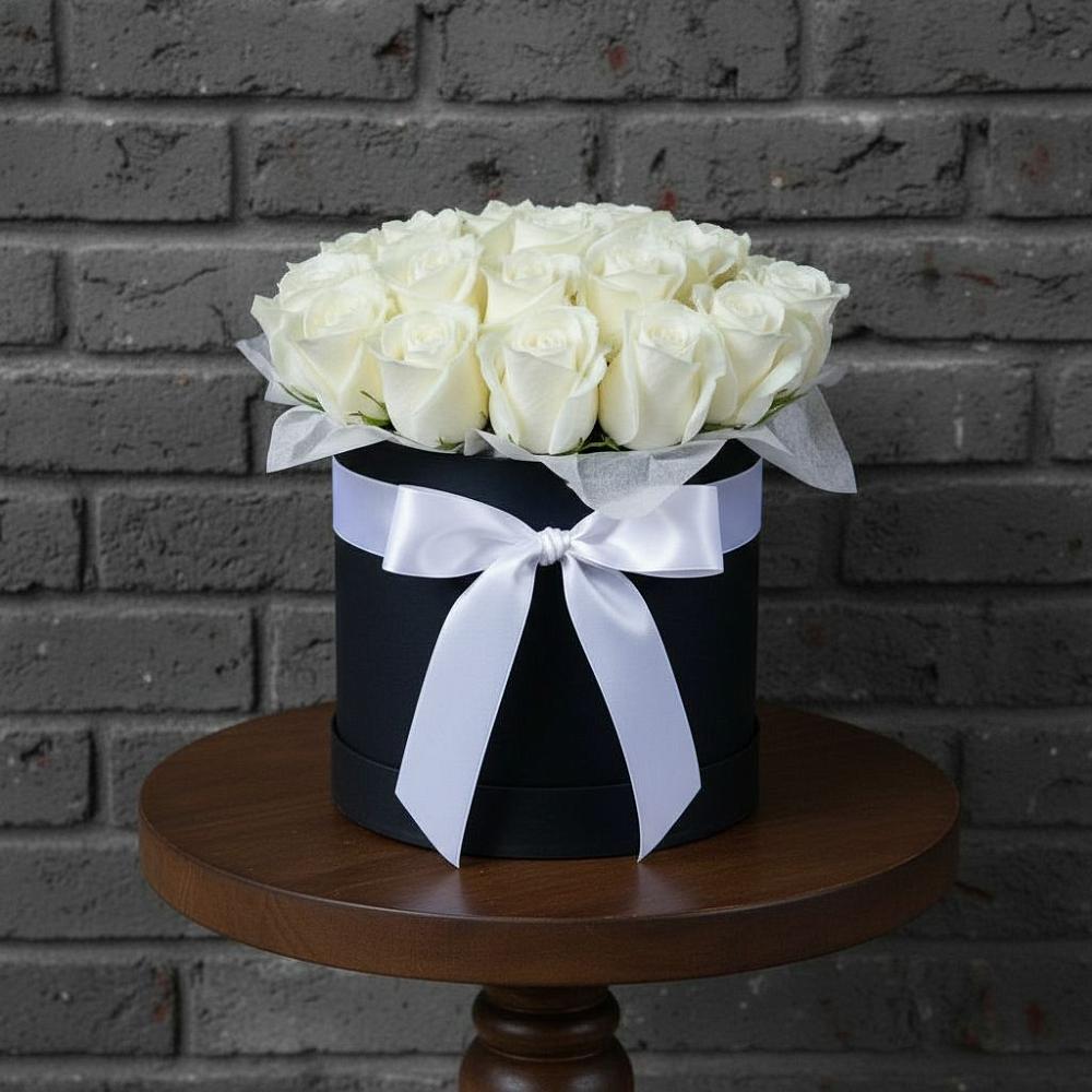 Цветочная композиция из Розы в шляпной коробке в Высоцком