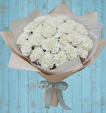 Букет цветов из:  Гвоздики в Высоцком