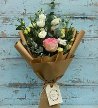 Букет цветов из:  Розы и Лизиантусы в Высоцком